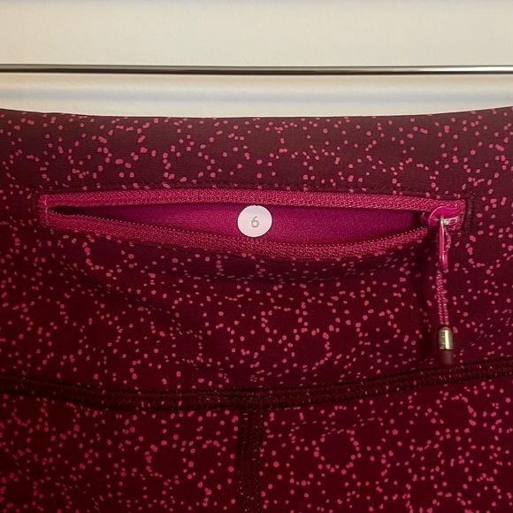 HTF Lululemon Tight Stuff Pants Sz 6 Reflective Scalloped Purple Maroon $148 HOT - Picture 6 of 6